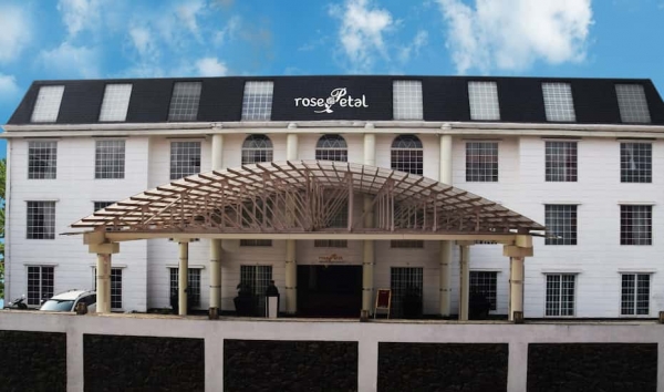 Hotel Rose Petal